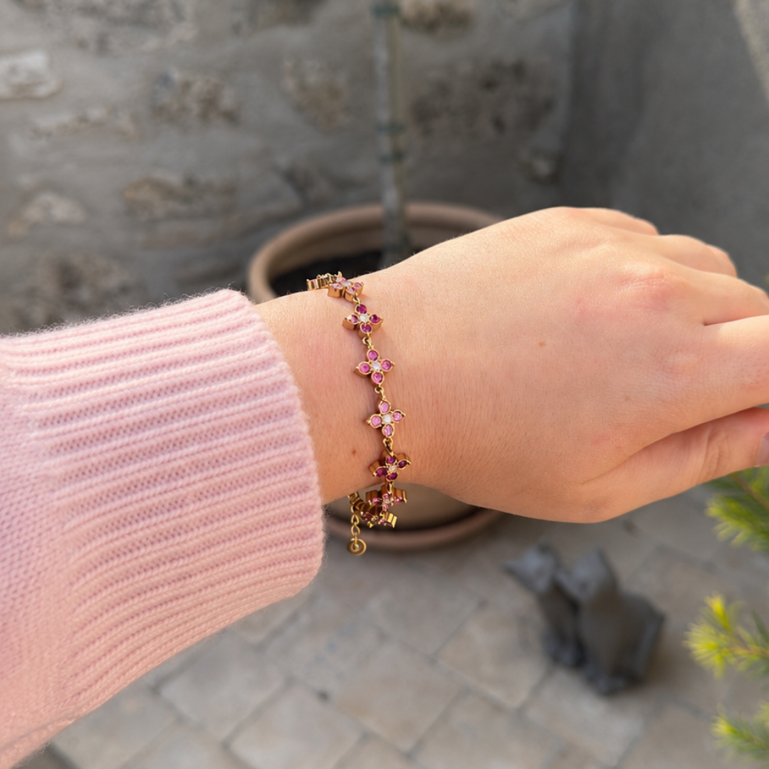 Bracelet Alice porte au poignet 2– Mgx Bijoux