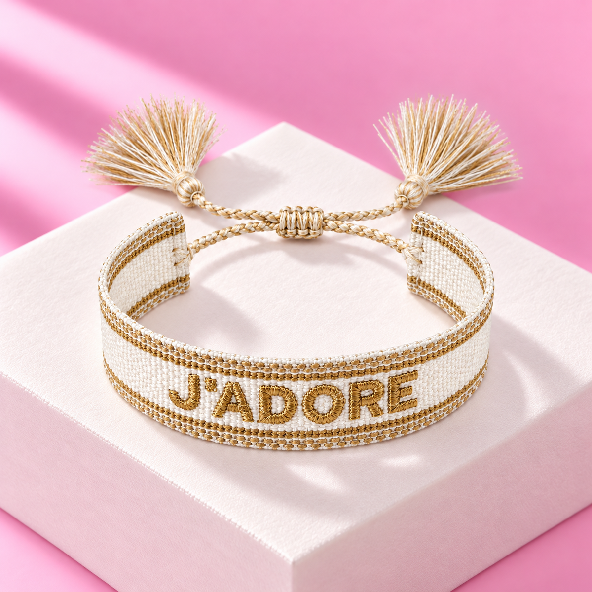 Bracelet Perle tisse J'adore pompons blanc dore – Mgx Bijoux
