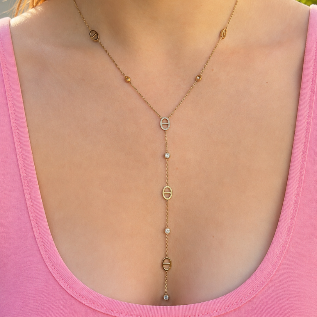 Collier Agathe porte au cou – Mgx Bijoux