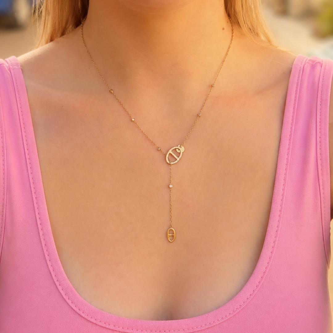 Collier Cassie porte au cou – Mgx Bijoux