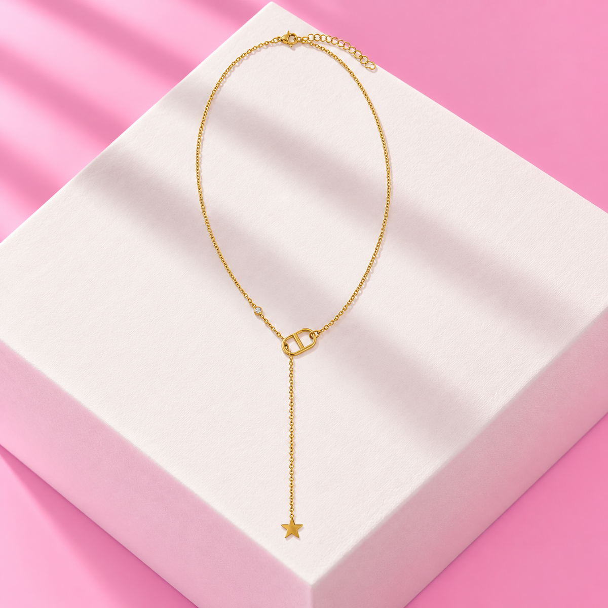 Collier Victoria etoile acier inoxydable dore – Mgx Bijoux